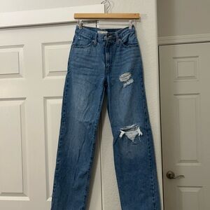 Levi’s baggy jeans